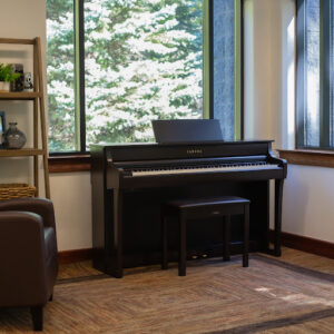 پیانو  Yamaha CLP-835 در محیط خانه