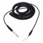 کابل هدفون Beyerdynamic به صورت پیچیده و باز شده