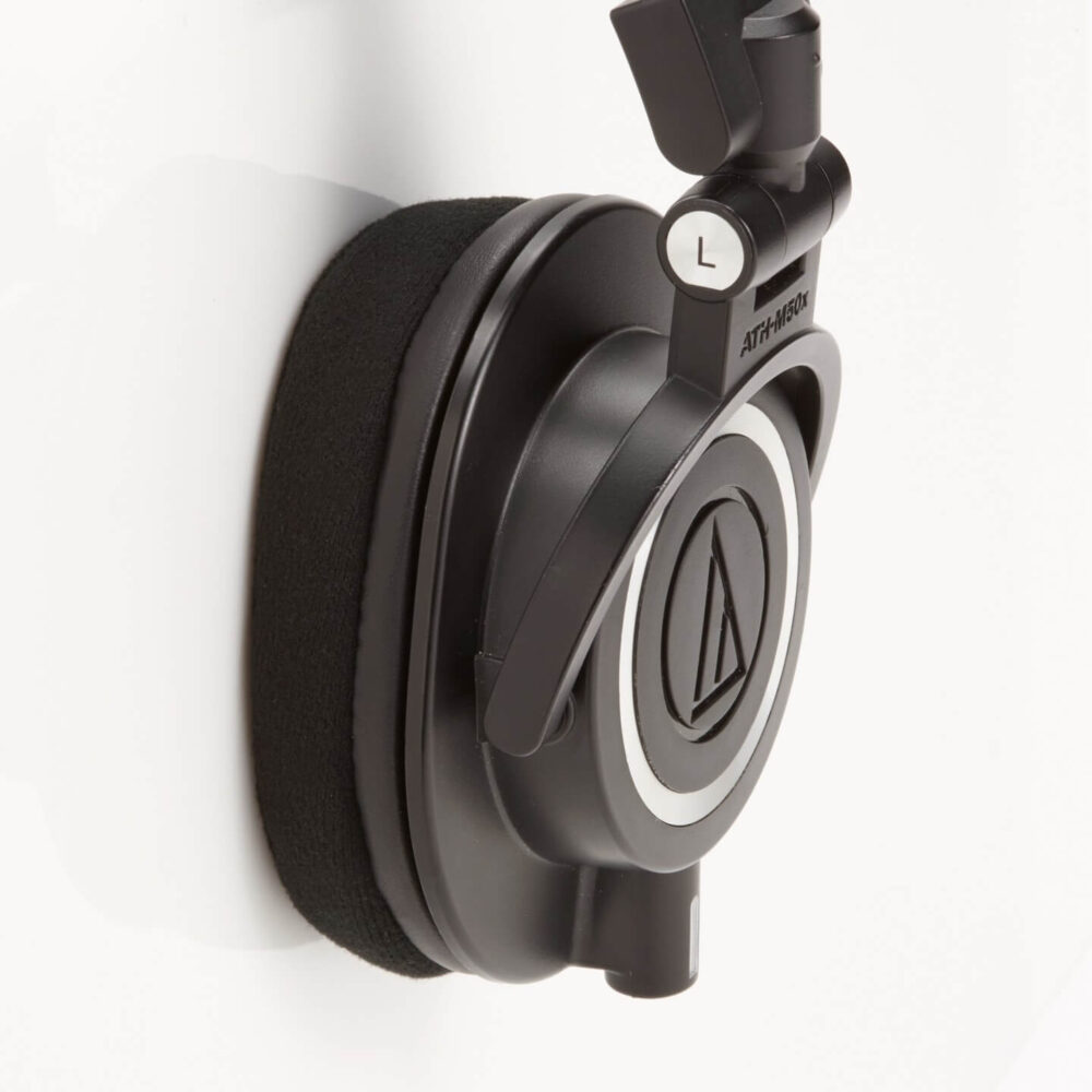 نمای نزدیک از کیفیت چرم پد هدفون Audio-Technica