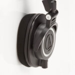 نمای نزدیک از کیفیت چرم پد هدفون Audio-Technica