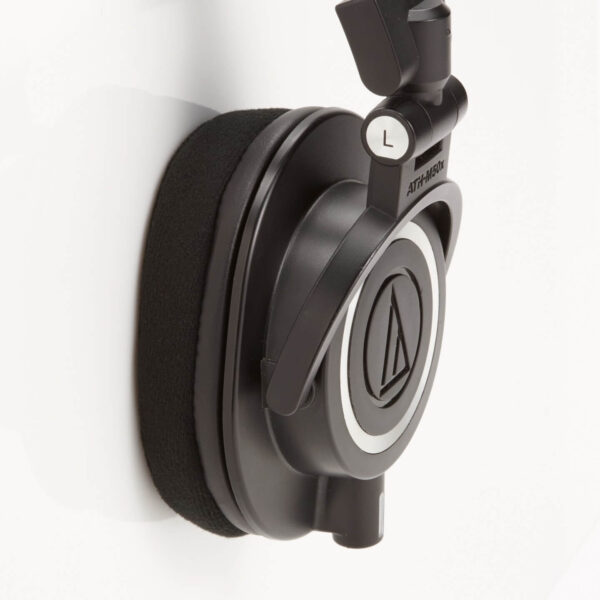 نمای نزدیک از کیفیت چرم پد هدفون Audio-Technica